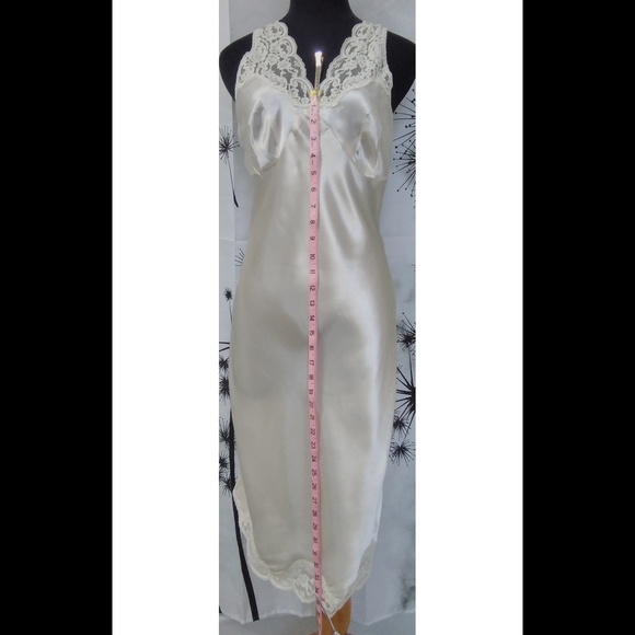 Vintage Wonder Maid Fine Lingerie Polyester Satin Slip - Picture 5 of 11